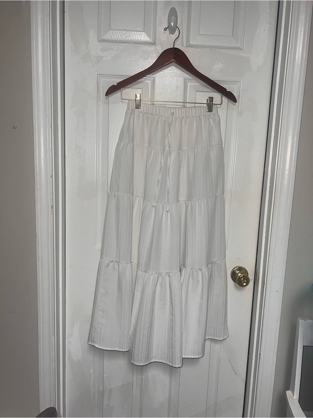 Source Unknown White Tiered Maxi Skirt